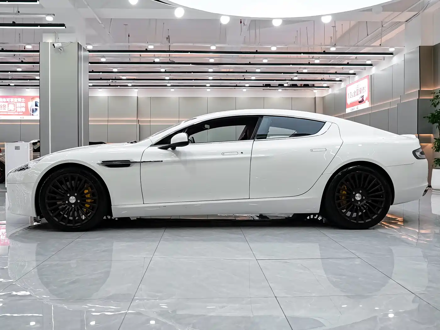 Aston Martin Rapide 2014 Model 6.0L S Centennial Edition фото 8