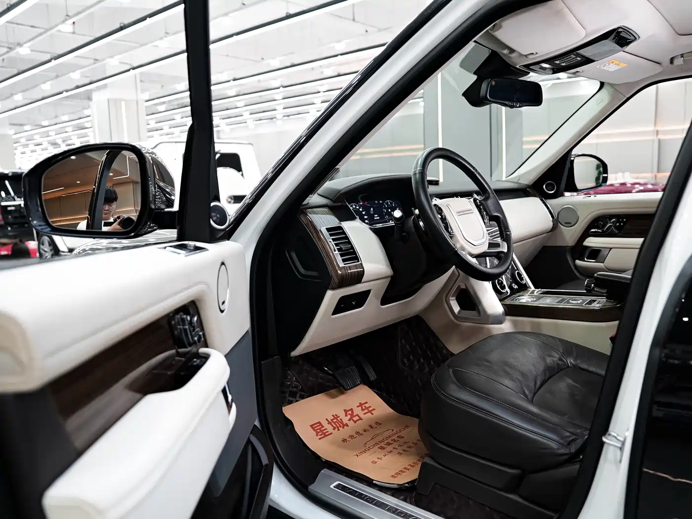 Land Rover Range Rover 2018 3.0 SC V6 Vogue Heritage Extended Edition фото 10