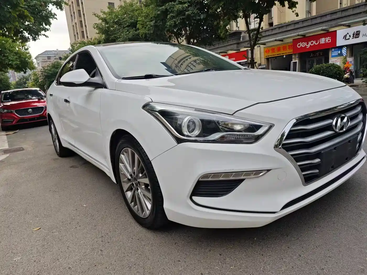 HYUNDAI NAME PICTURE