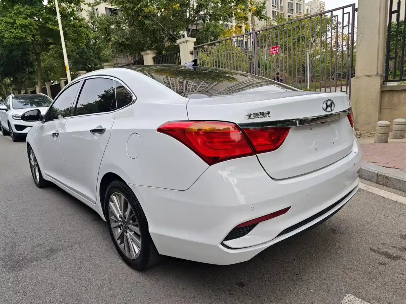 HYUNDAI NAME PICTURE