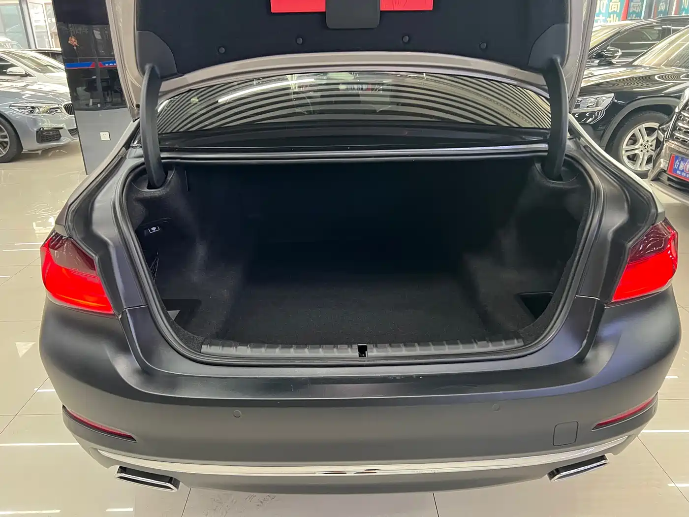 BMW 5 Series 2018 530Li Leading Luxury Package фото 25