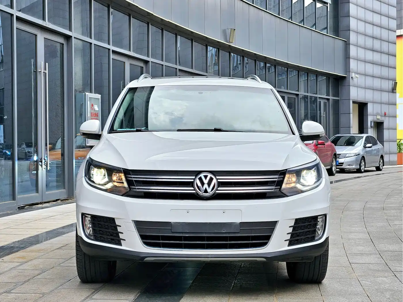 Volkswagen Tiguan 2013 2.0TSI Auto 4WD Luxury Edition фото 3