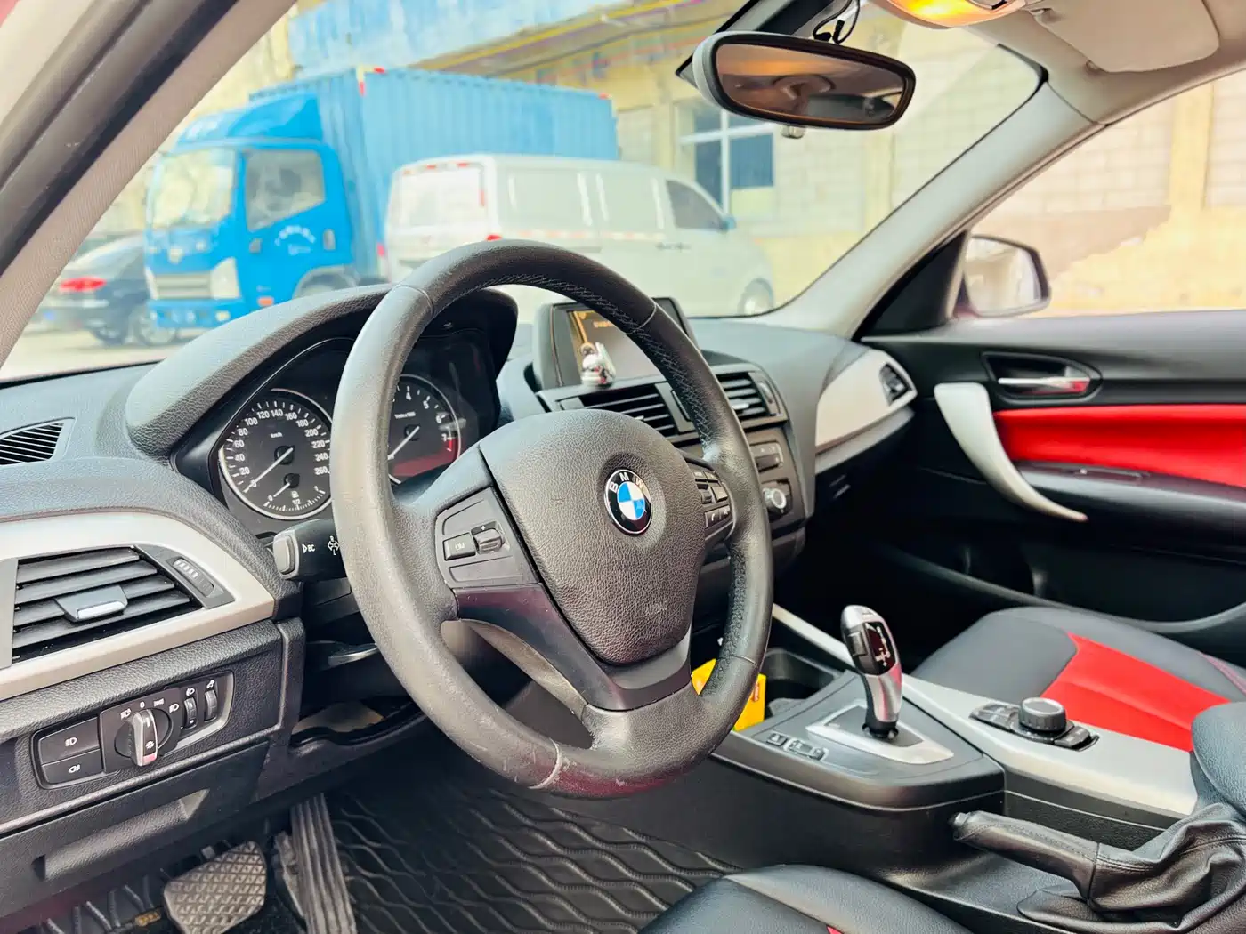 BMW 1 Series (Import) 2012 116i Leading фото 14