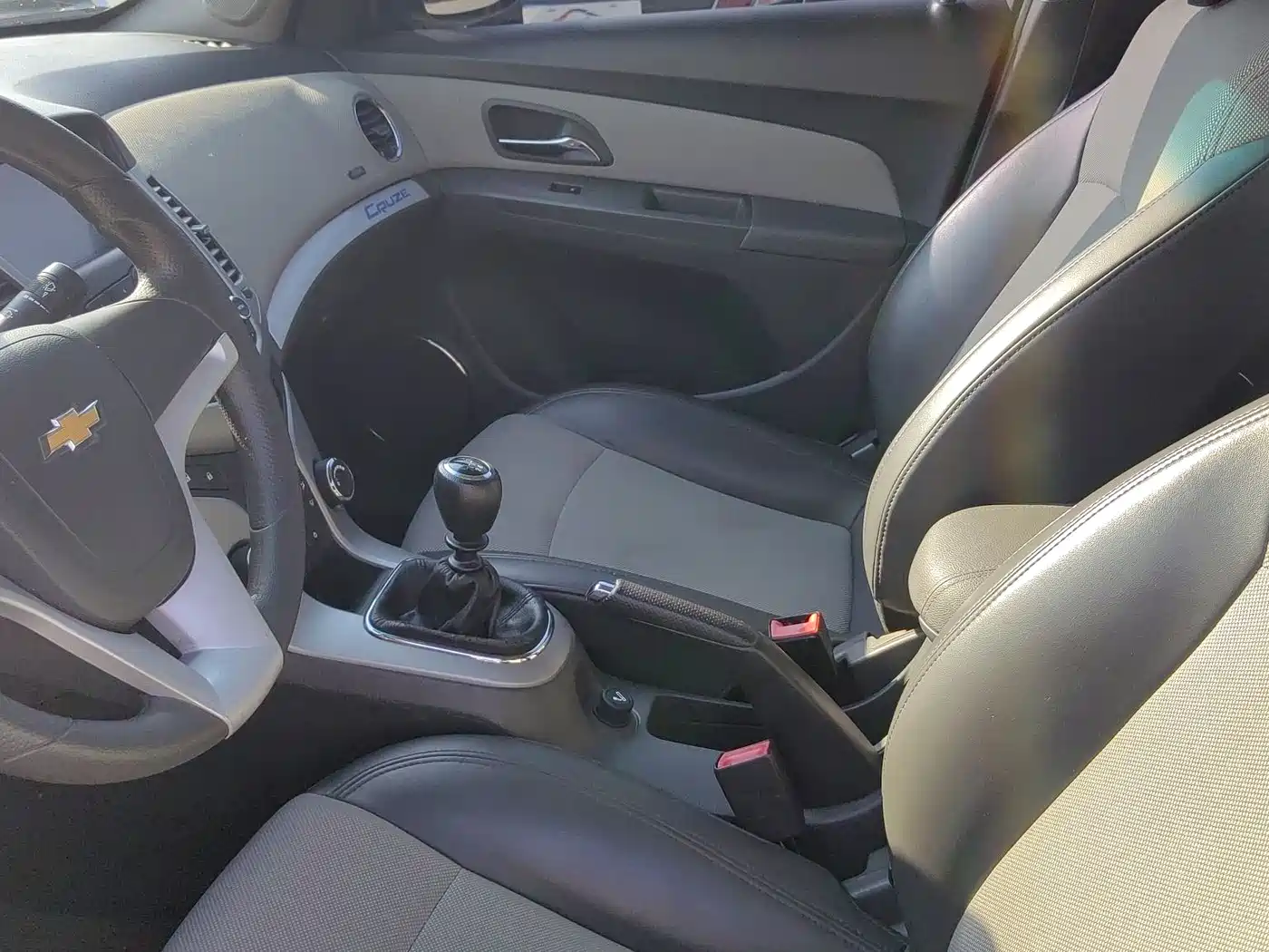 Chevrolet Cruze 2013 1.6L SE WTCC Edition MT фото 6