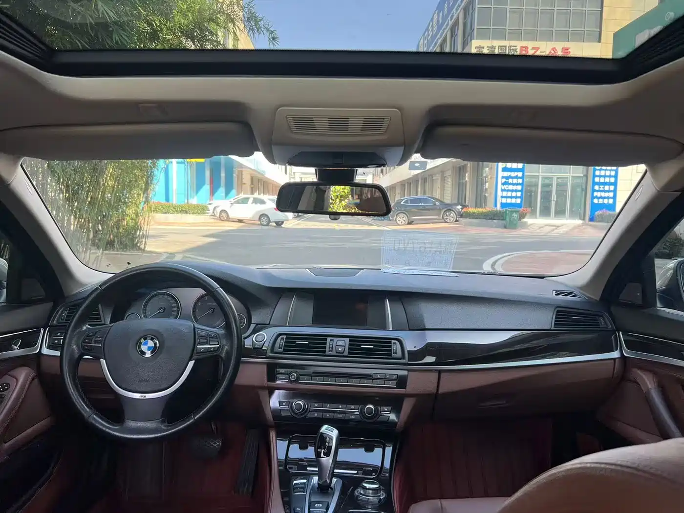 BMW 5 Series 2017 525Li Leading Edition фото 11
