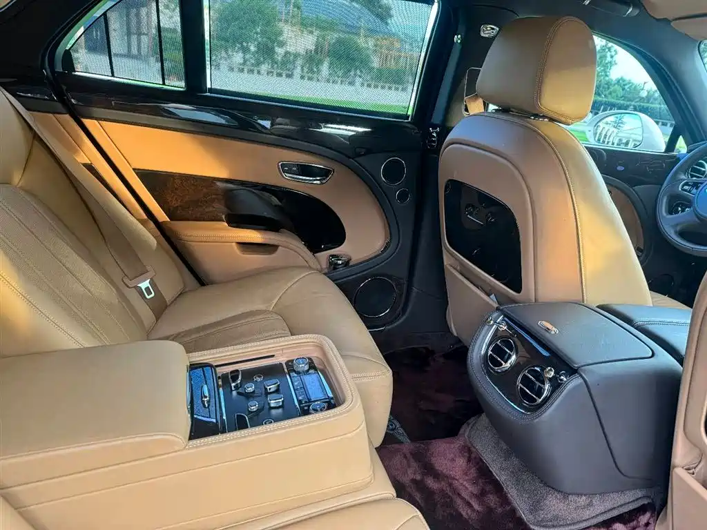 Bentley Mulsanne 2013 6.8T Mulliner Special Edition фото 11