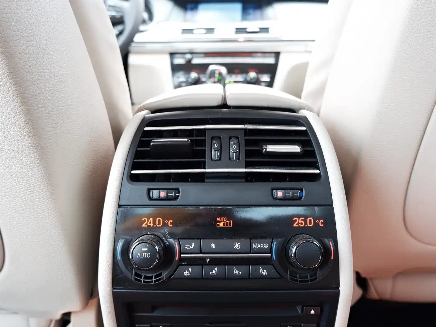 BMW 7 Series 2010 760Li фото 9