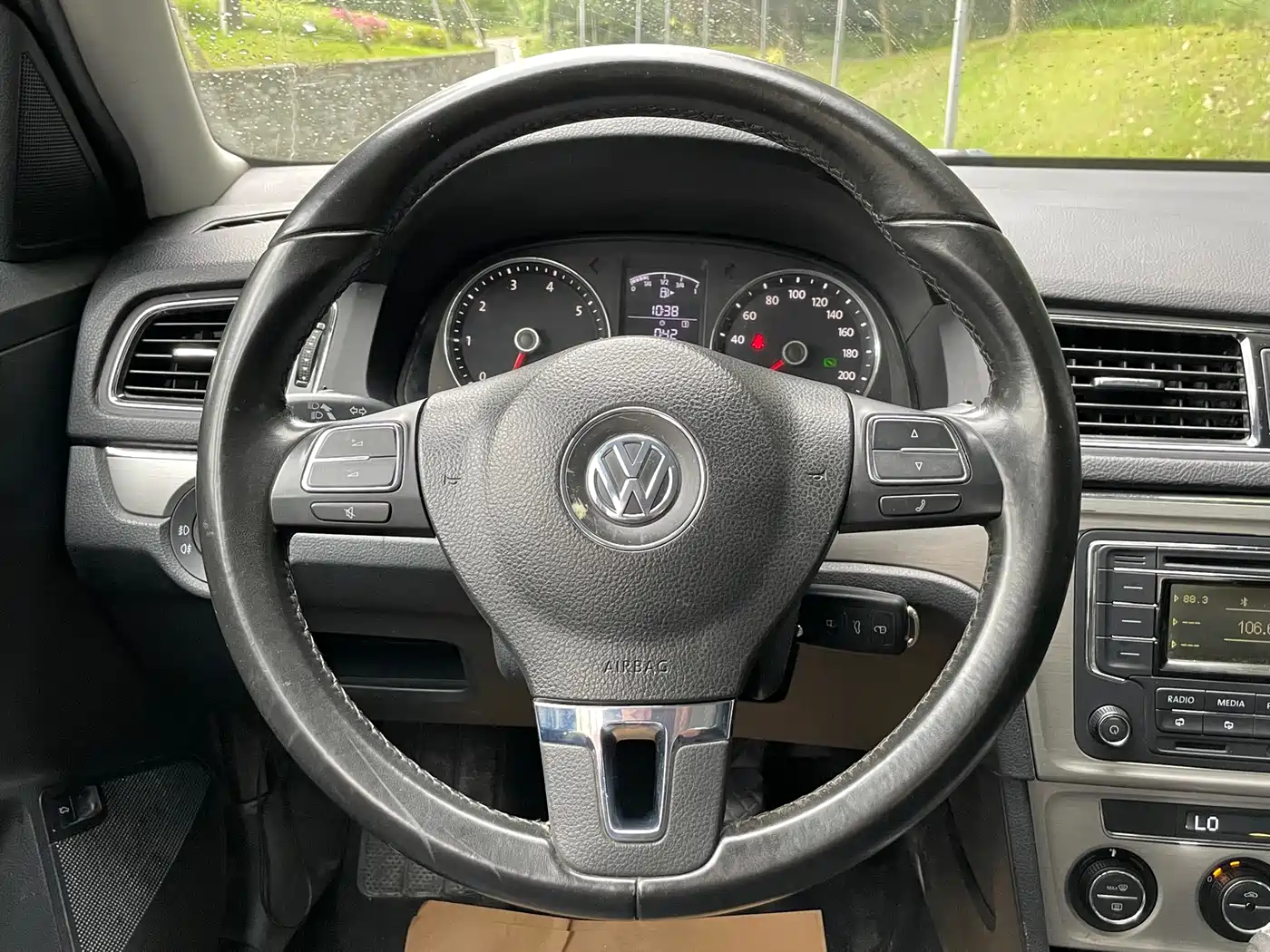 Volkswagen Lavida 2013 1.6L Automatic Comfort Edition фото 11