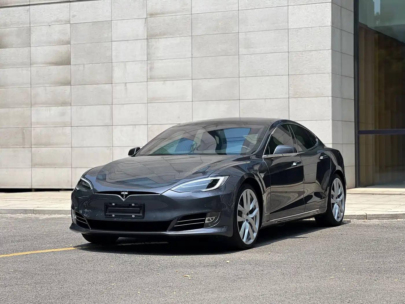 TESLA MODEL S