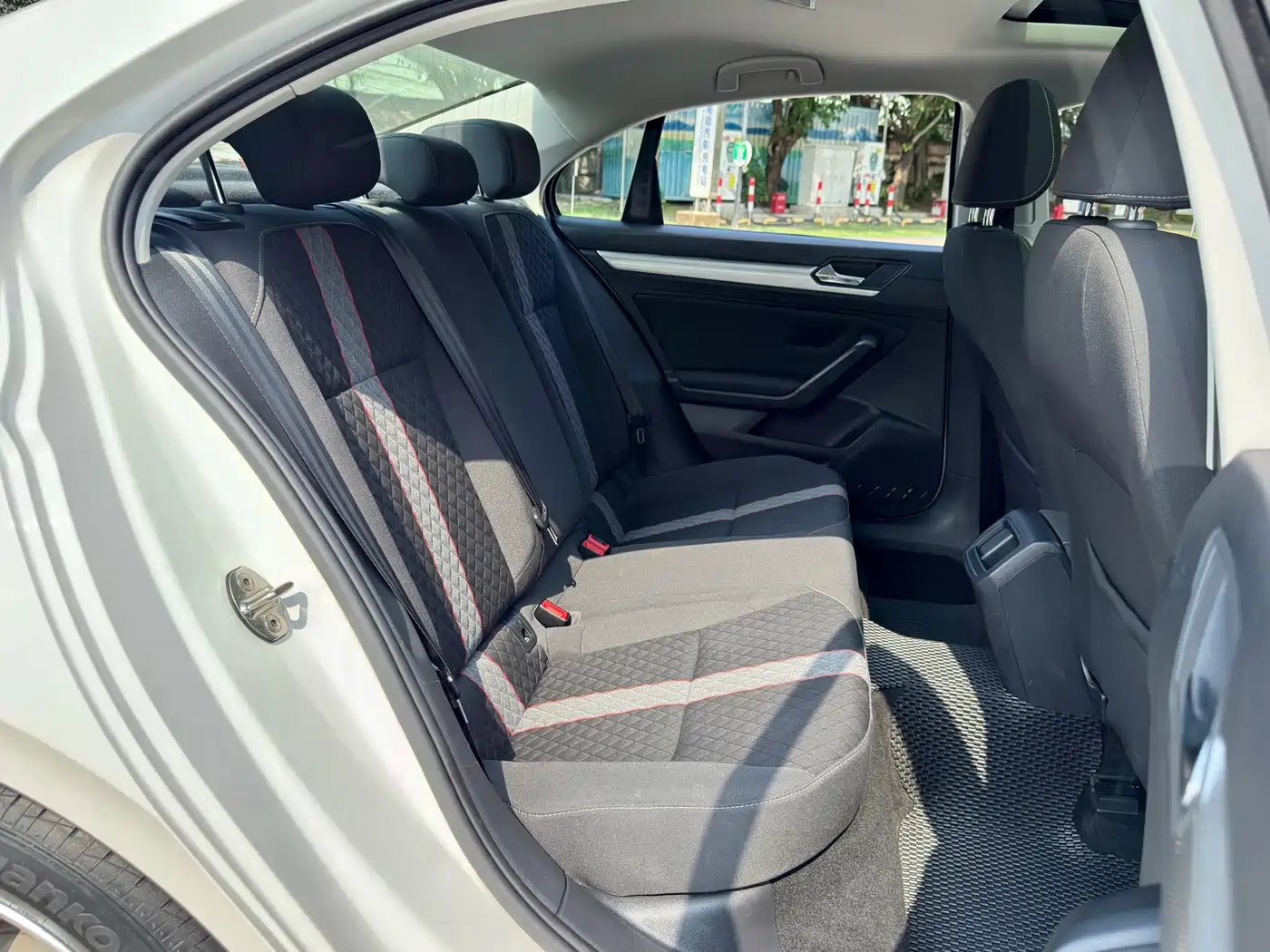 Volkswagen Lamando 2021 230TSI DSG Fashion Edition фото 17