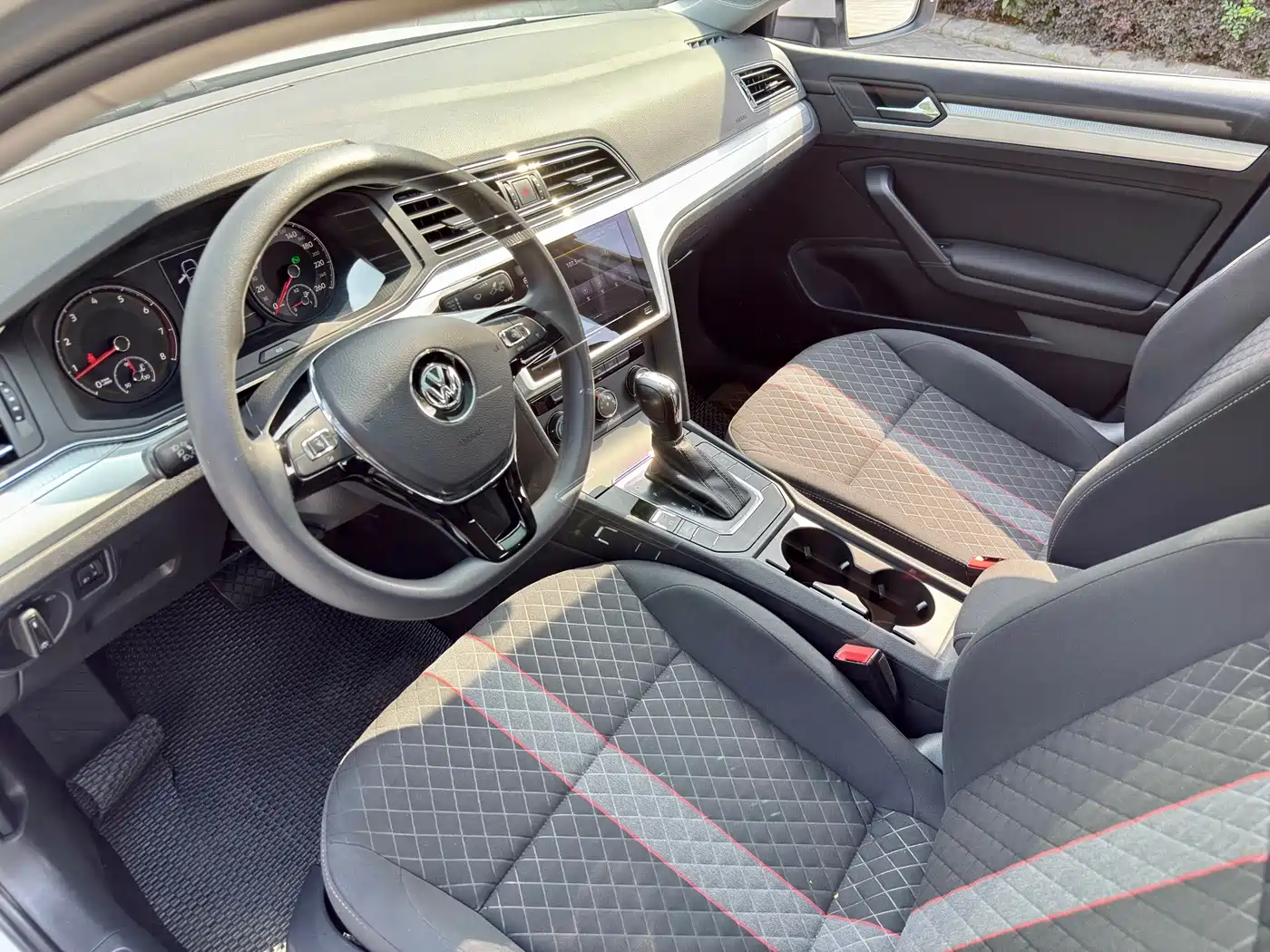 Volkswagen Lamando 2021 230TSI DSG Fashion Edition фото 10