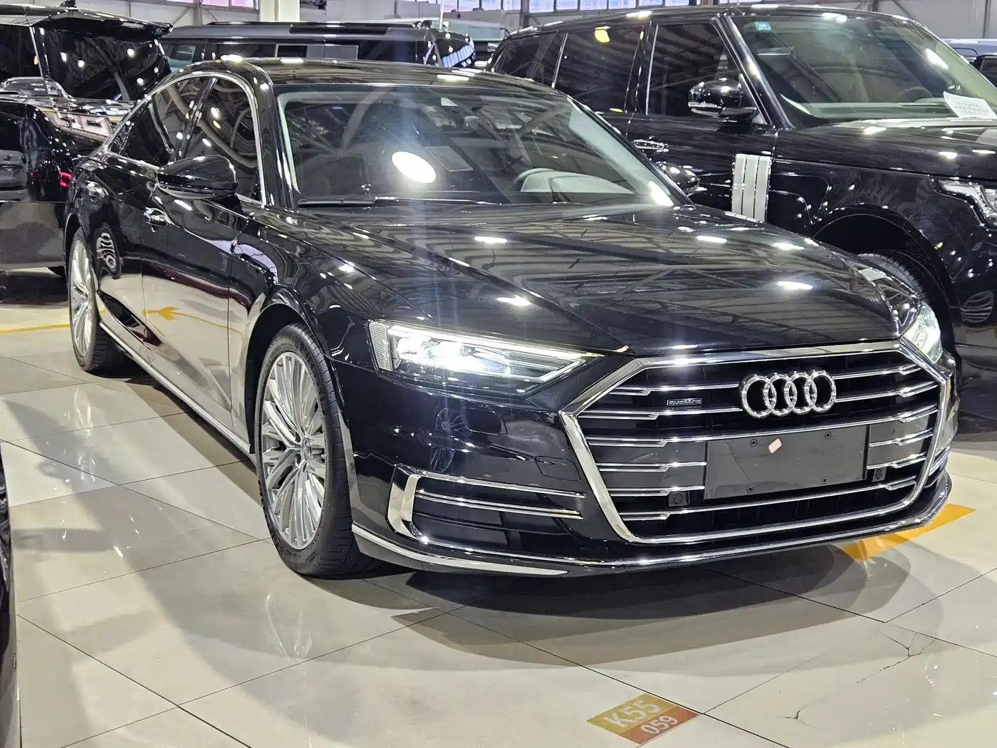 Audi A8 2022 A8L 50 TFSI quattro Comfort Collector's Edition фото 3
