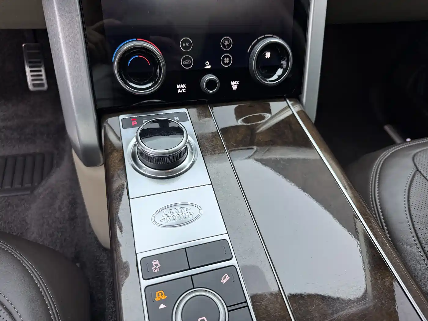 Land Rover Range Rover 2022 3.0 L6 400PS Heritage Extended Classic Edition фото 16