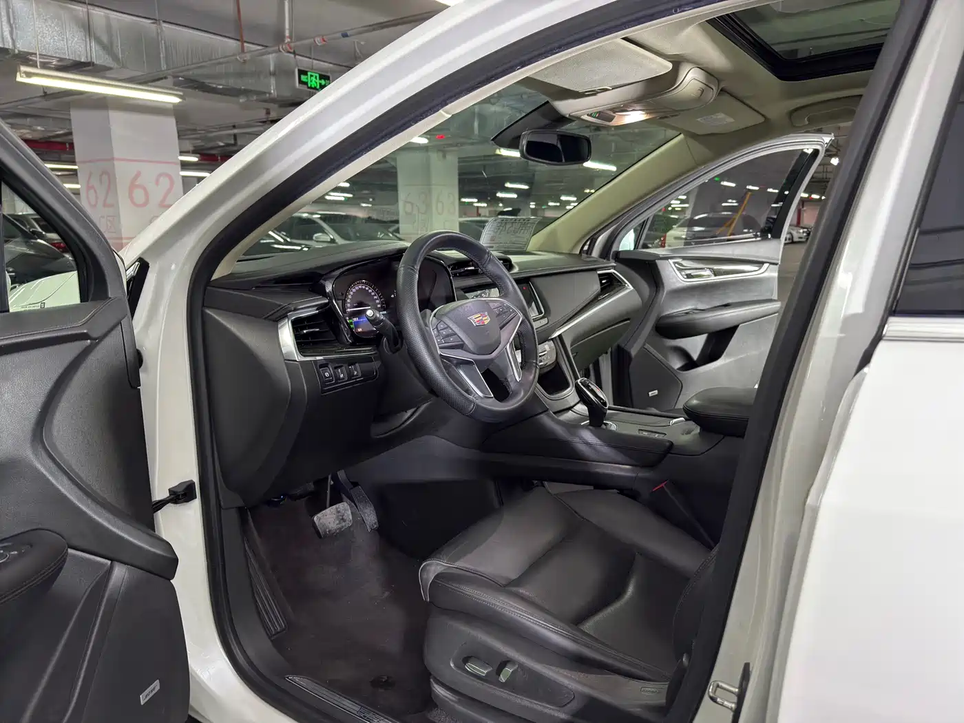 Cadillac XT5 2016 25T Luxury Model фото 10