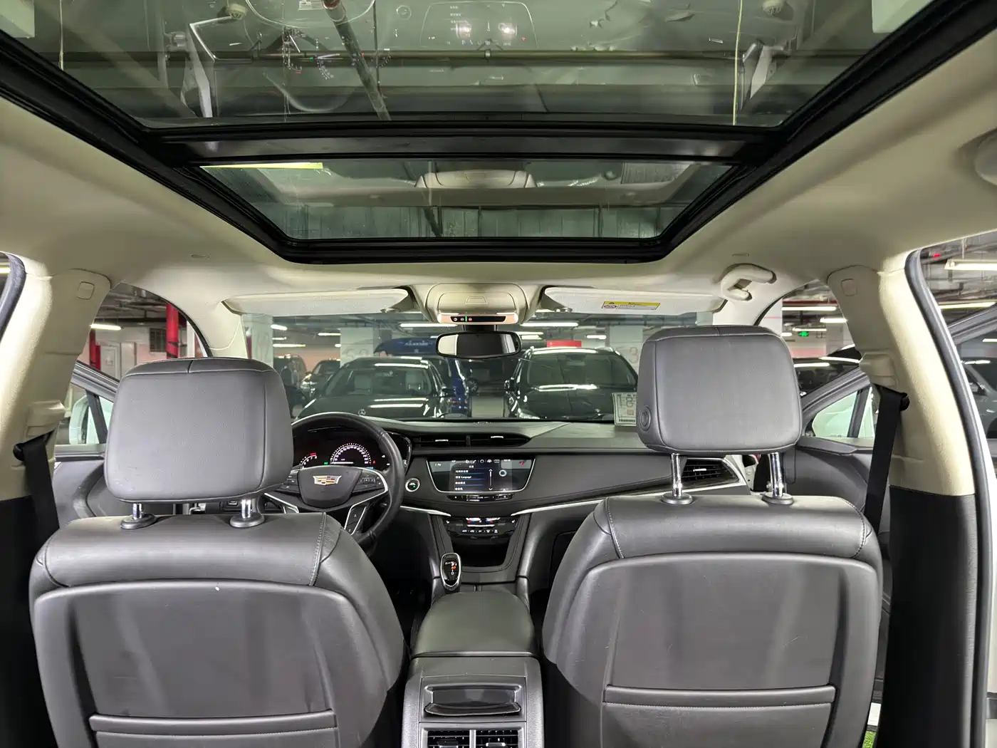 Cadillac XT5 2016 25T Luxury Model фото 15