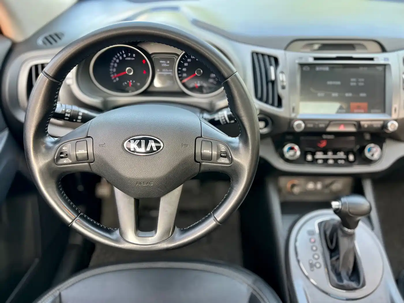 Kia Sportage 2016 2.0L Automatic 2WD GLS фото 8