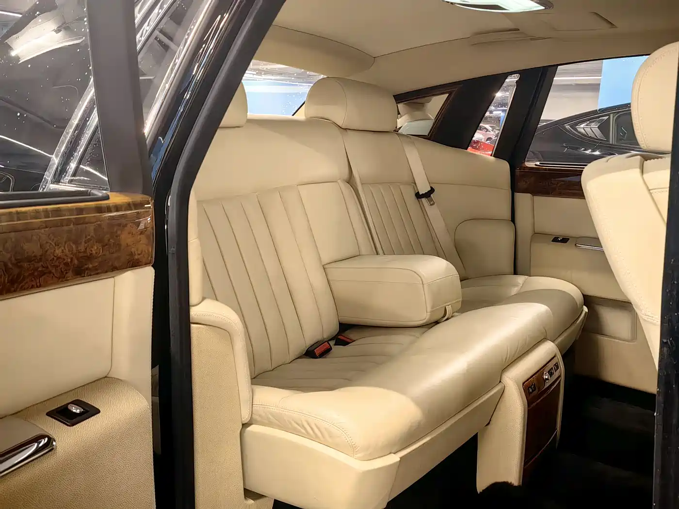 Rolls-Royce Phantom 2006 Model 6.7L Presidential фото 6