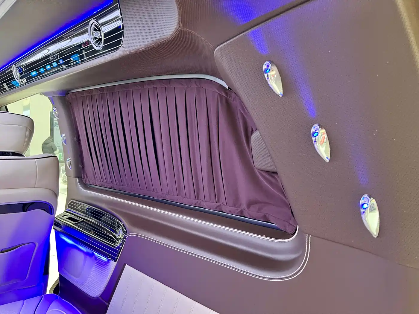 Mercedes-Benz Vito 2023 2.0T Business 7-Seater фото 14