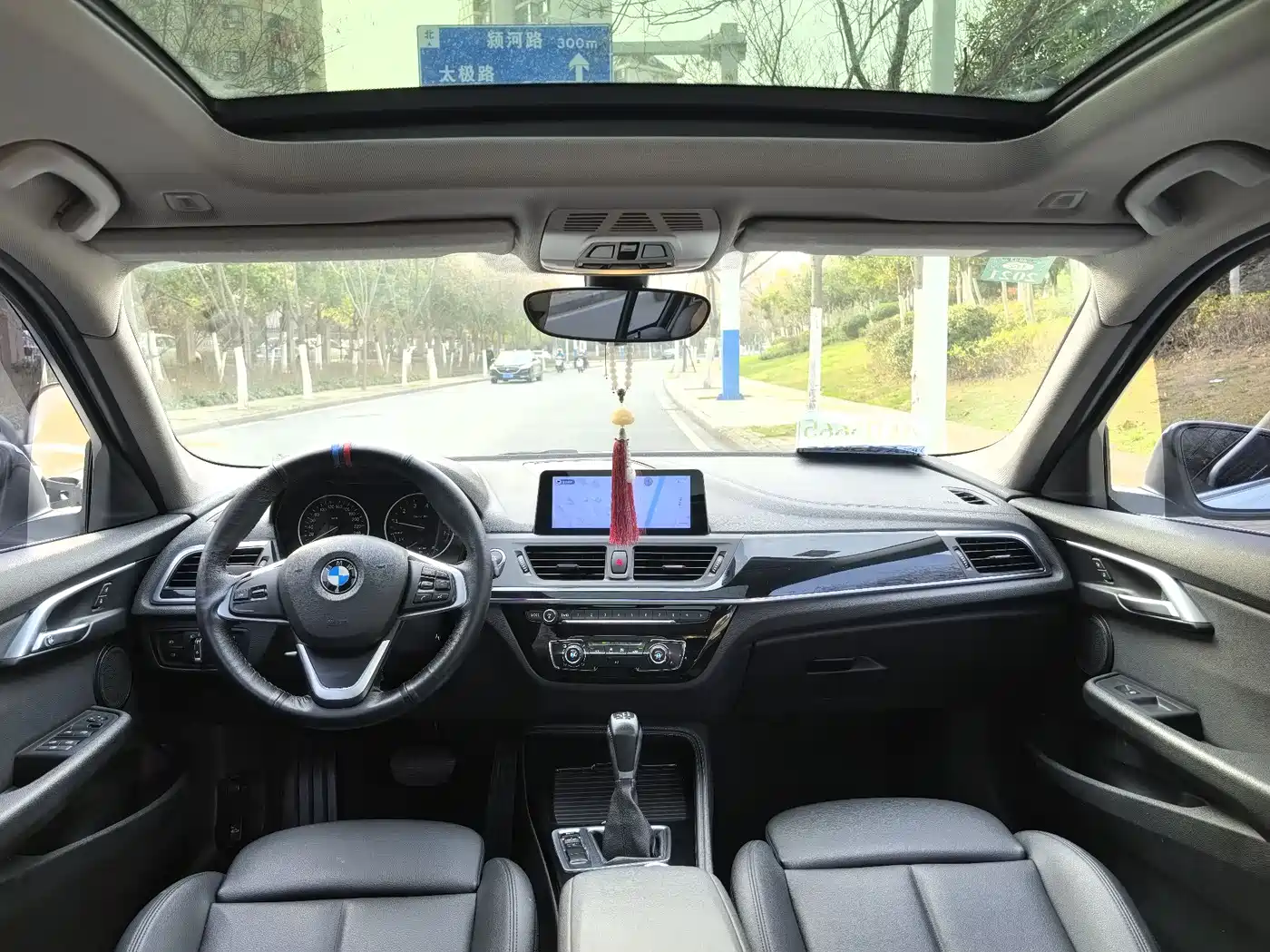 BMW 1 Series 2017 118i Sport фото 10