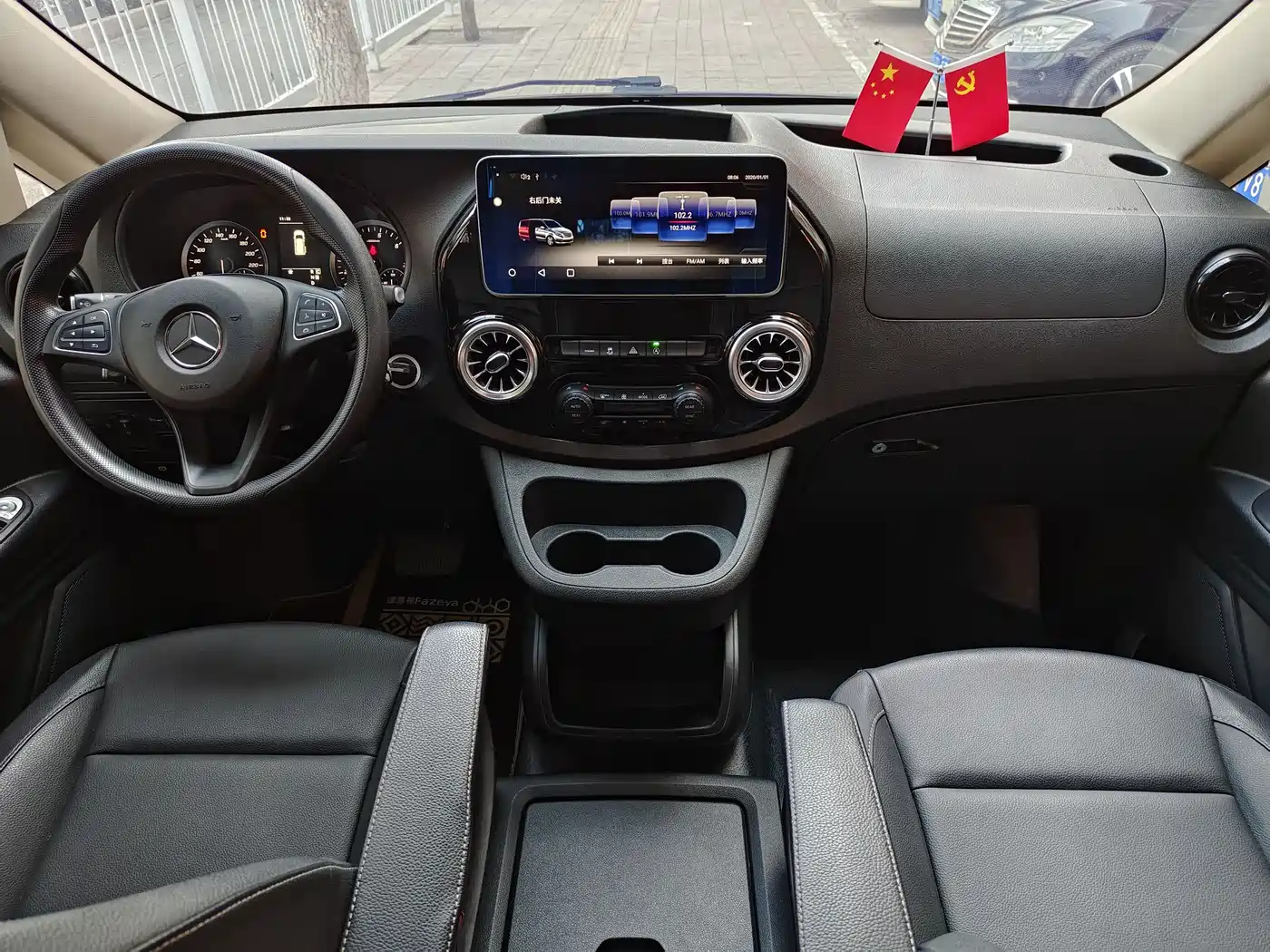 Mercedes-Benz Vito 2021 2.0T Elite 7-Seater фото 6