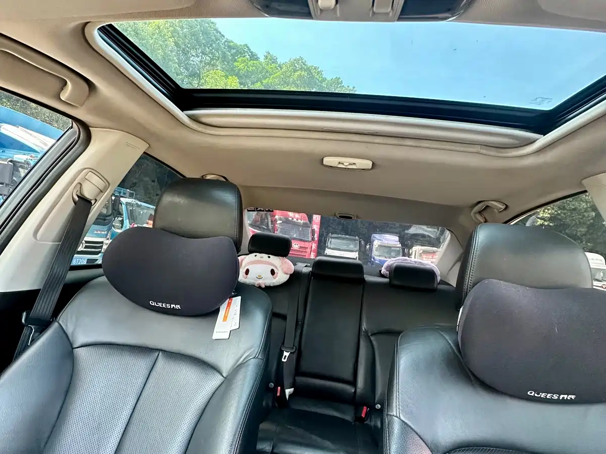 Subaru Legacy 2010 2.5GT Luxury Navigation Edition фото 20