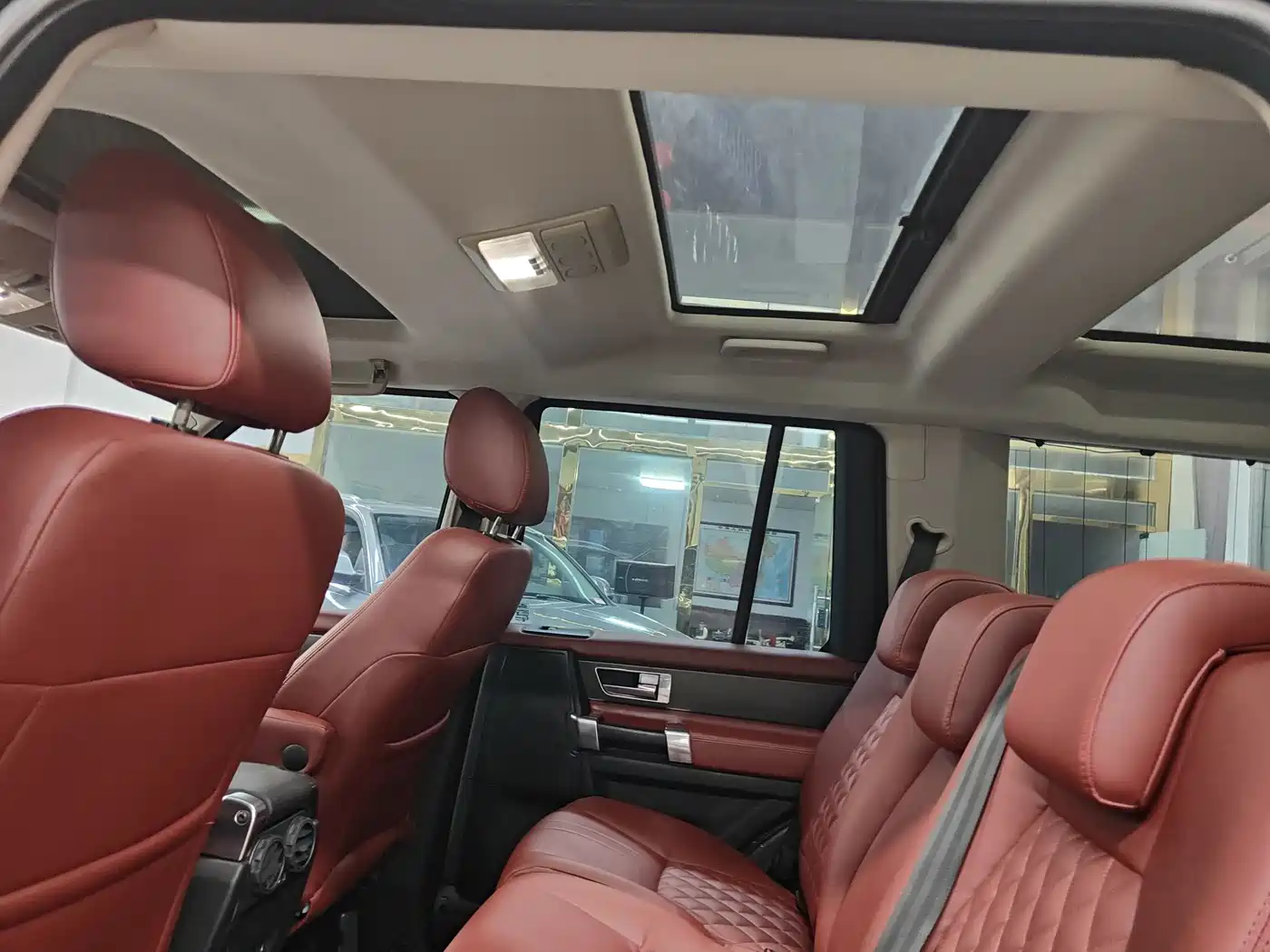 Land Rover Discovery 2009 Model 2.7 TDV6-S фото 9