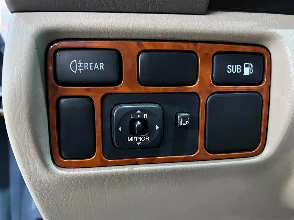 Toyota Land Cruiser 2005 4.7L Automatic VX-R фото 17