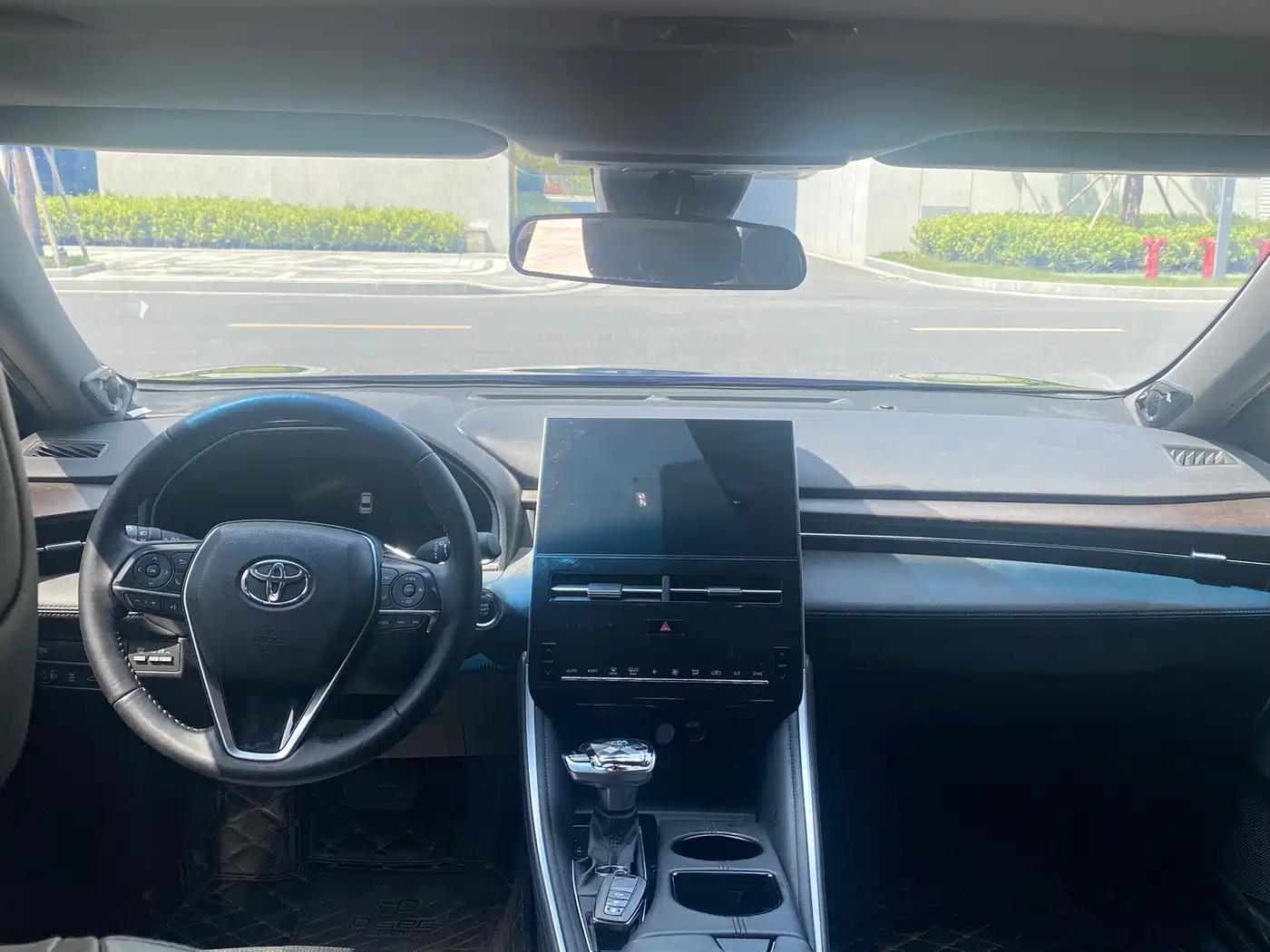 Toyota Avalon 2022 2.0L Luxury Edition фото 10