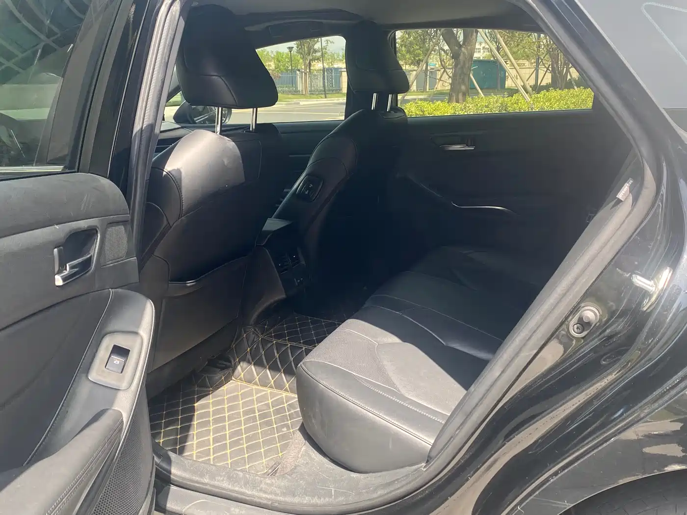 Toyota Avalon 2022 2.0L Luxury Edition фото 16