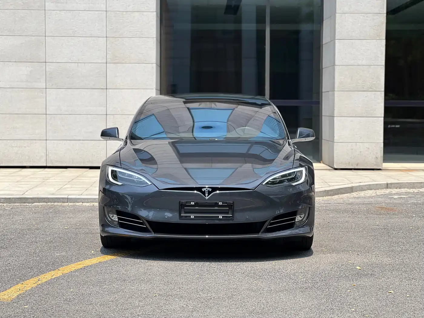TESLA MODEL S