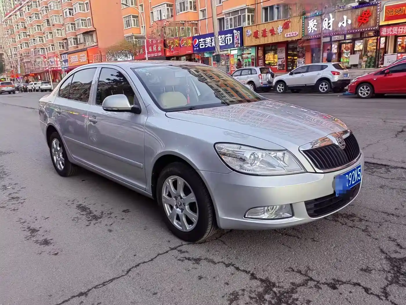 Škoda Octavia 2015 Classic 1.6L Manual Elite Edition фото 3
