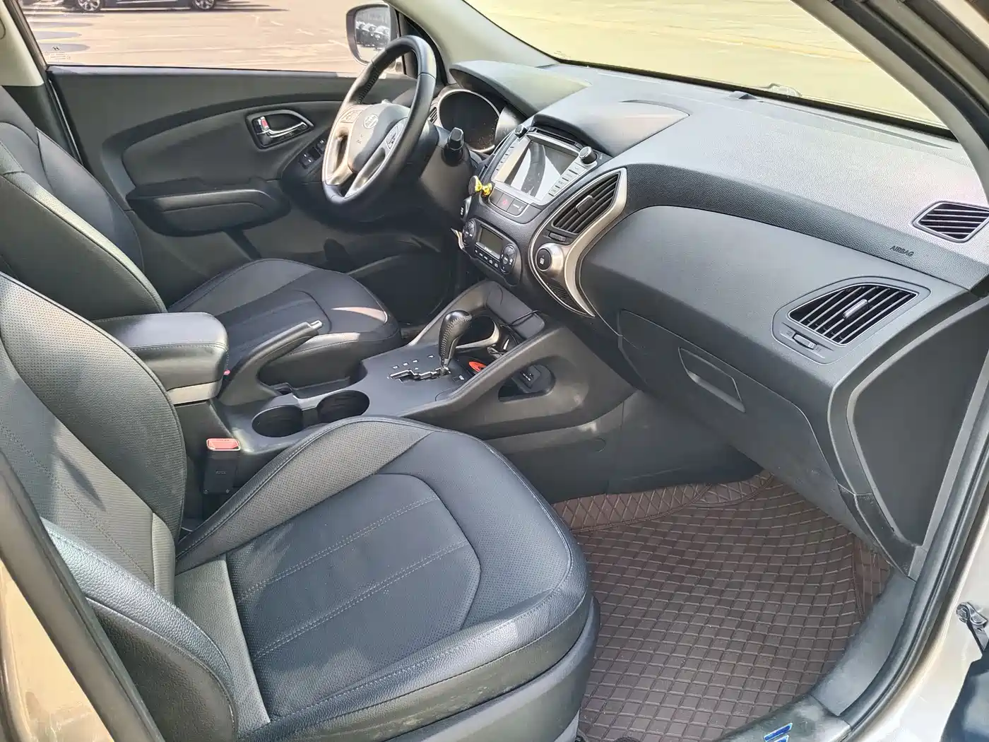 Hyundai Beijing Hyundai ix35 2015 2.0L Automatic 2WD Smart Type China IV фото 8