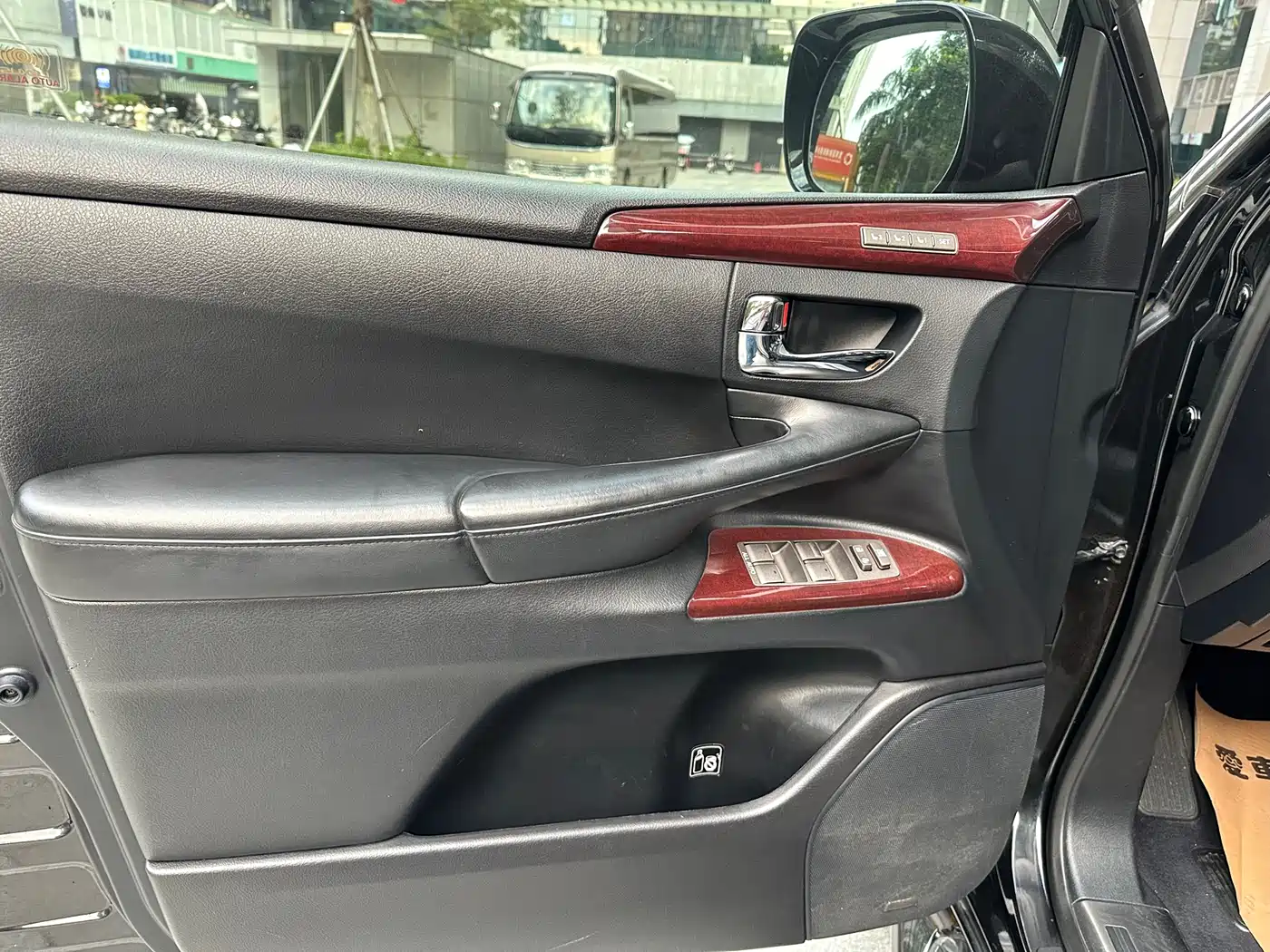 Lexus LX 2013 570 фото 8