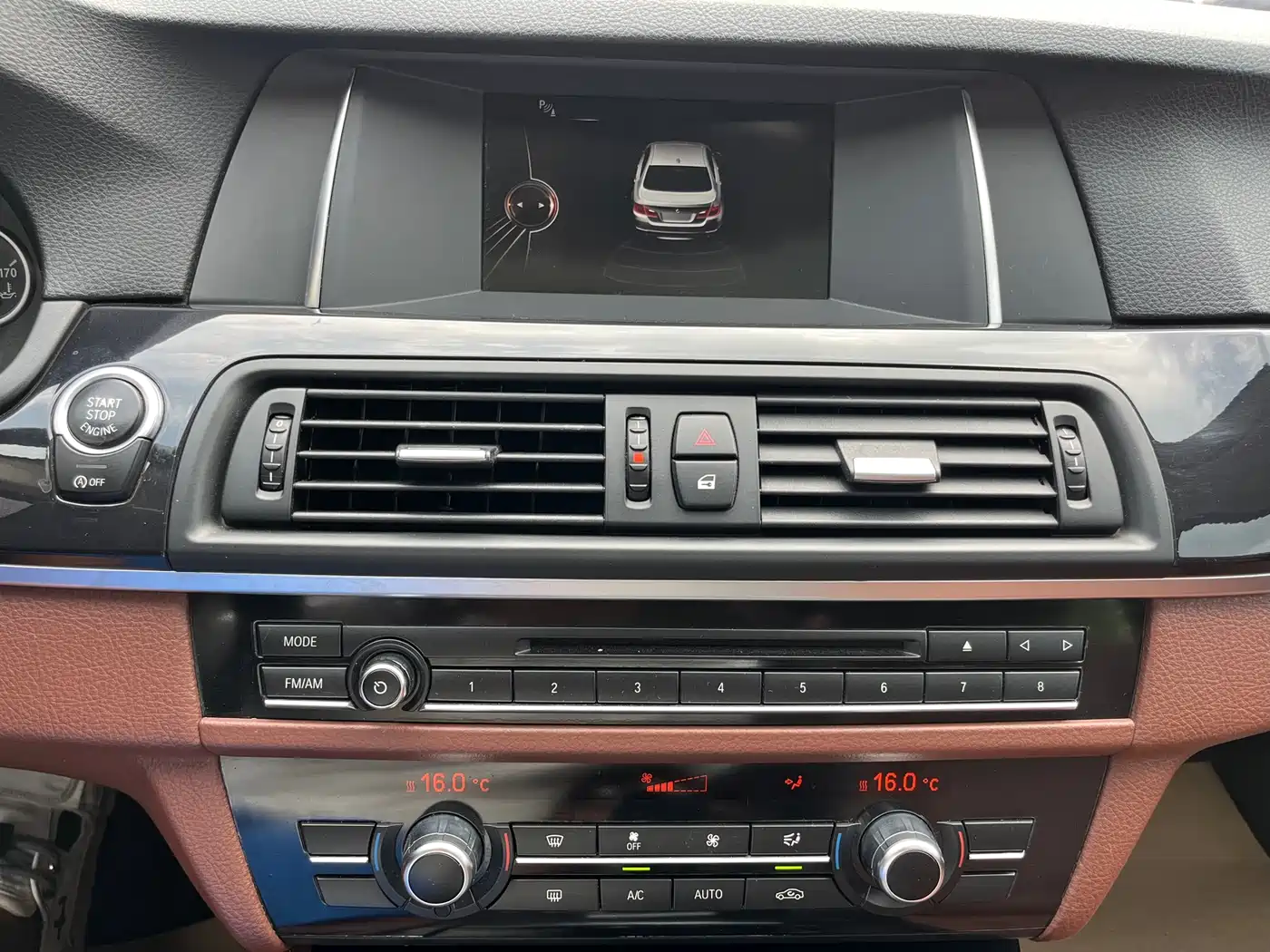 BMW 5 Series 2014 520Li Elegance фото 23