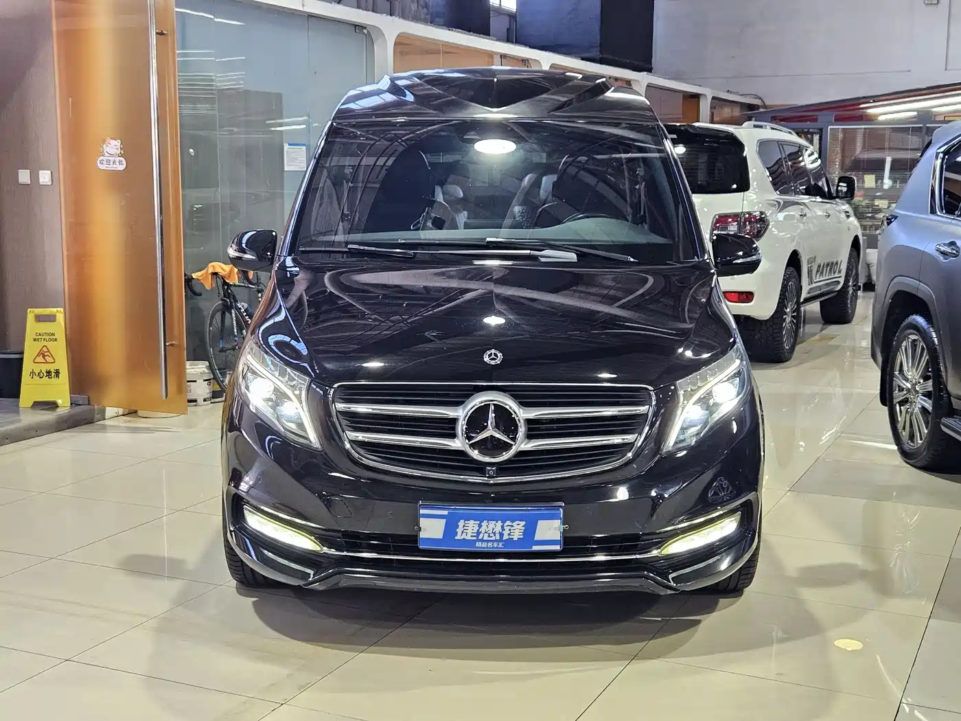 Mercedes-Benz V-Class 2018 V 260 L Premium Long Version China V фото 2