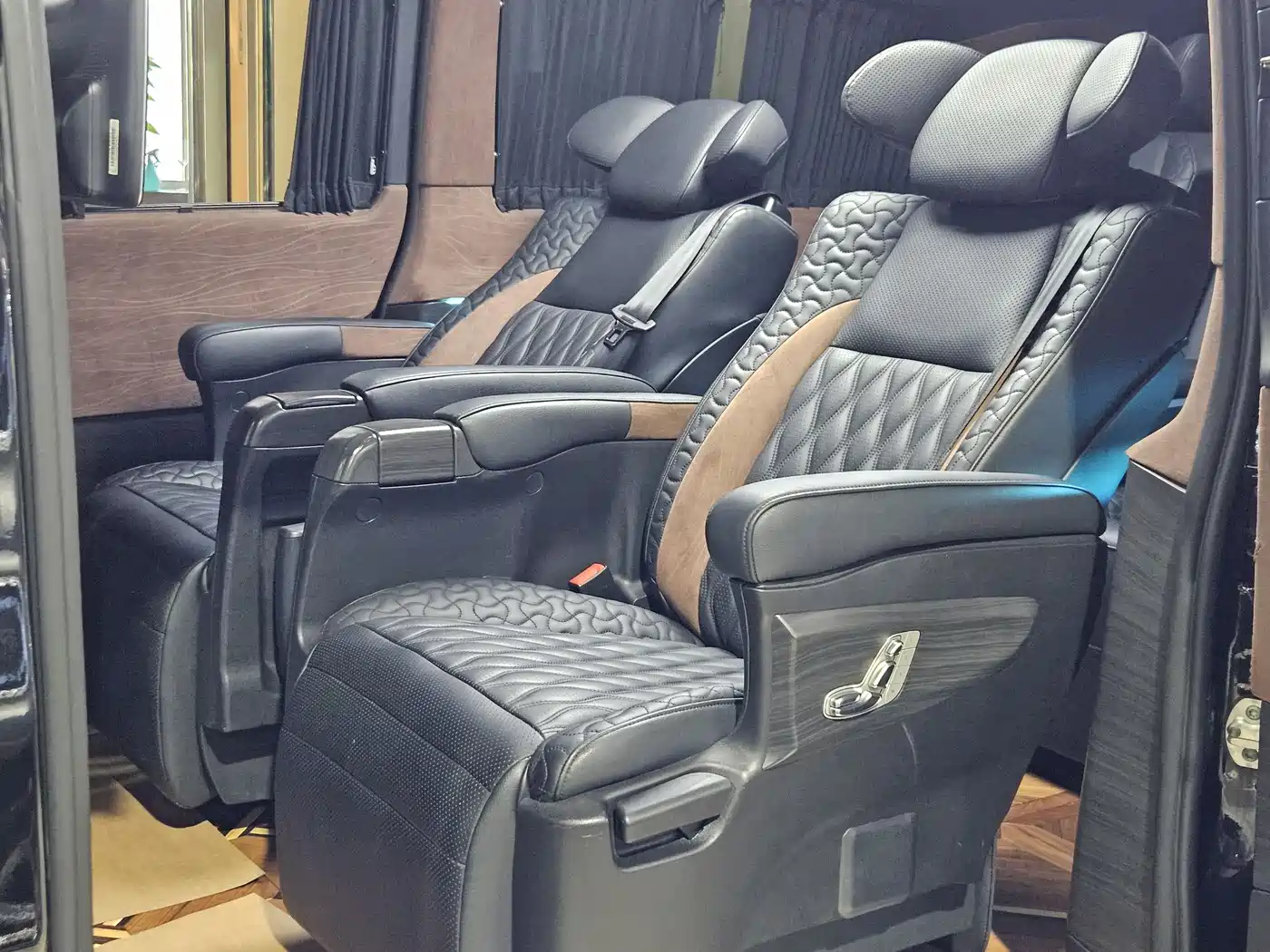 Mercedes-Benz V-Class 2018 V 260 L Premium Long Version China V фото 17