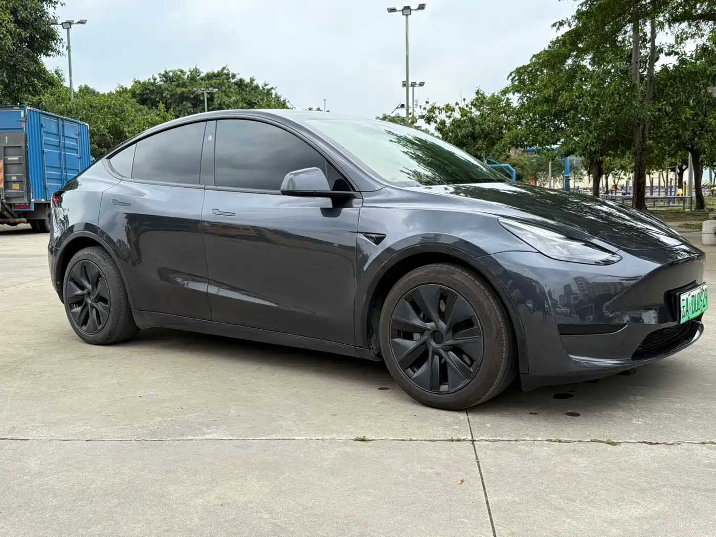 TESLA MODEL Y