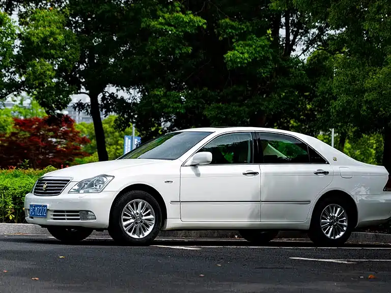 Toyota Crown 2008 2.5L 5th Anniversary Edition фото 3