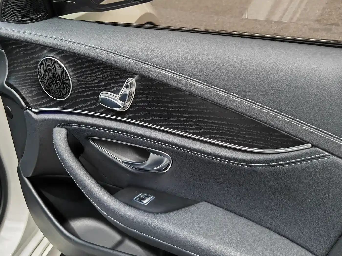 Mercedes-Benz E-Class 2018 E 200 L Sport фото 19