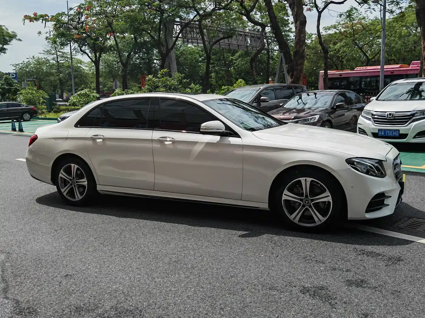 Mercedes-Benz E-Class 2018 E 200 L Sport фото 9