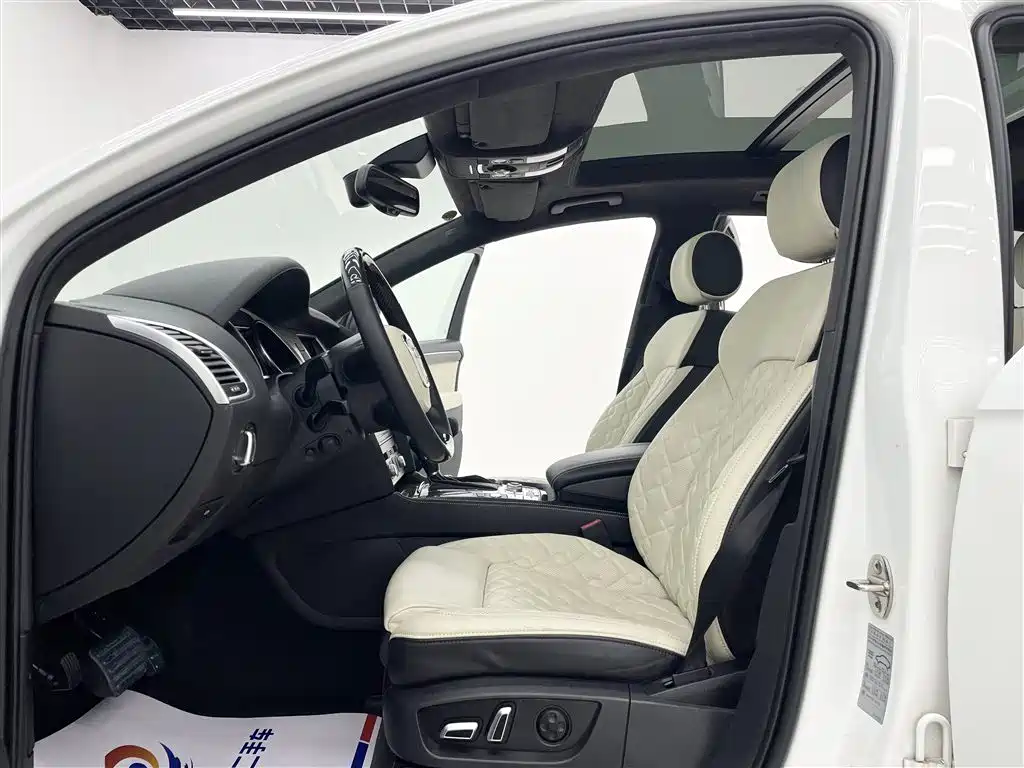 Audi Q7 2010 Model 6.0 V12 TDI Flagship фото 5