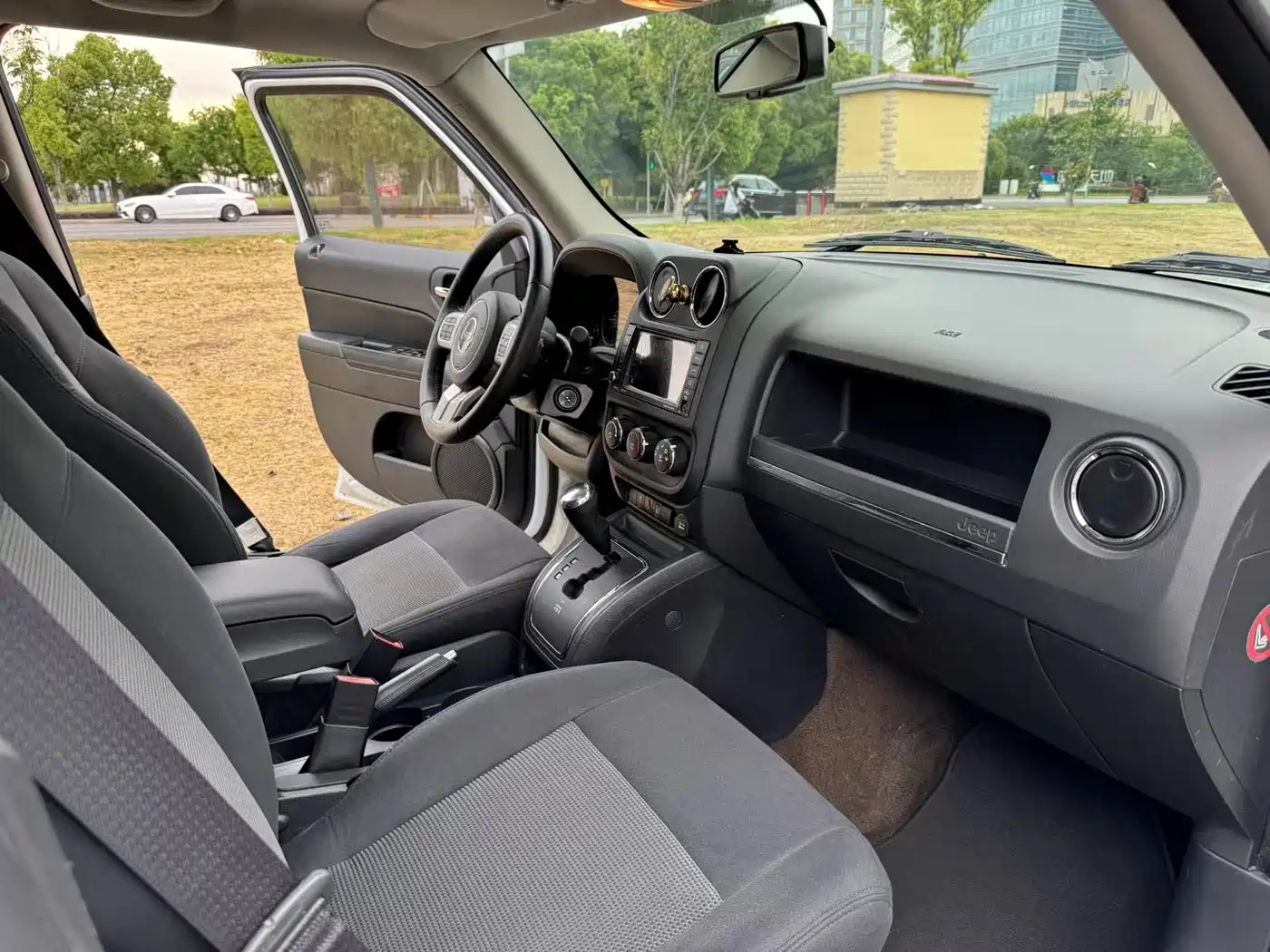 Jeep Patriot 2015 2014 2.0L Sport Enhanced Edition