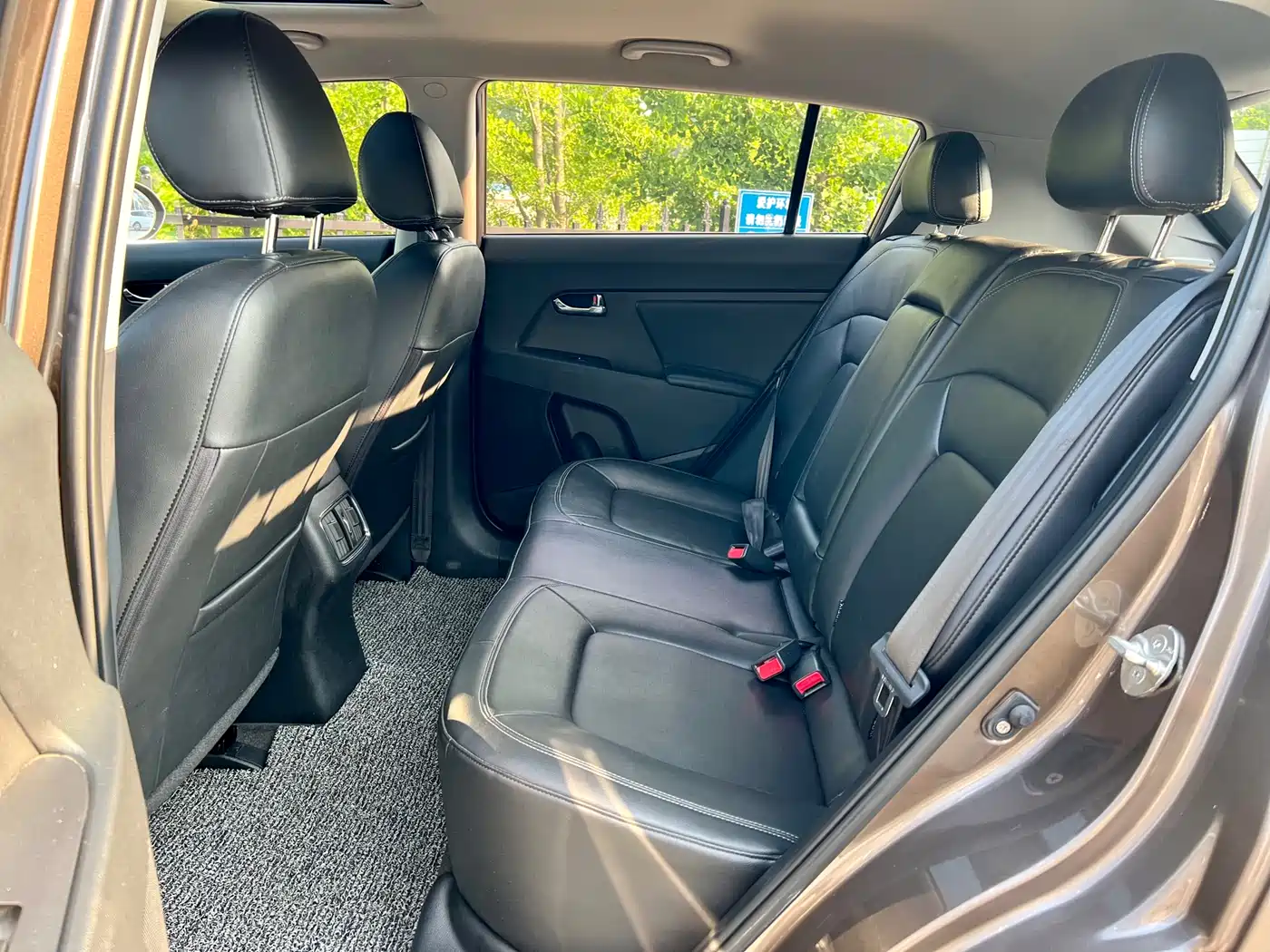 Kia Sportage 2016 2.0L Automatic 2WD GLS фото 9