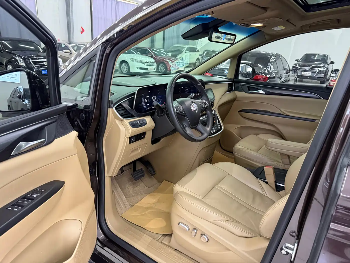 Buick GL8 2021 ES Landlord 653T Premium фото 13