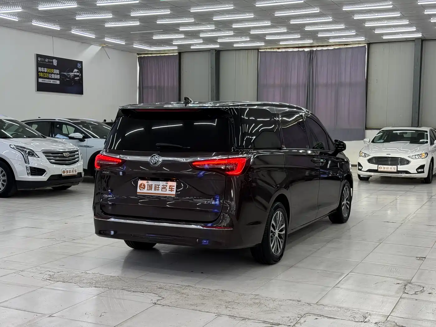 Buick GL8 2021 ES Landlord 653T Premium фото 10