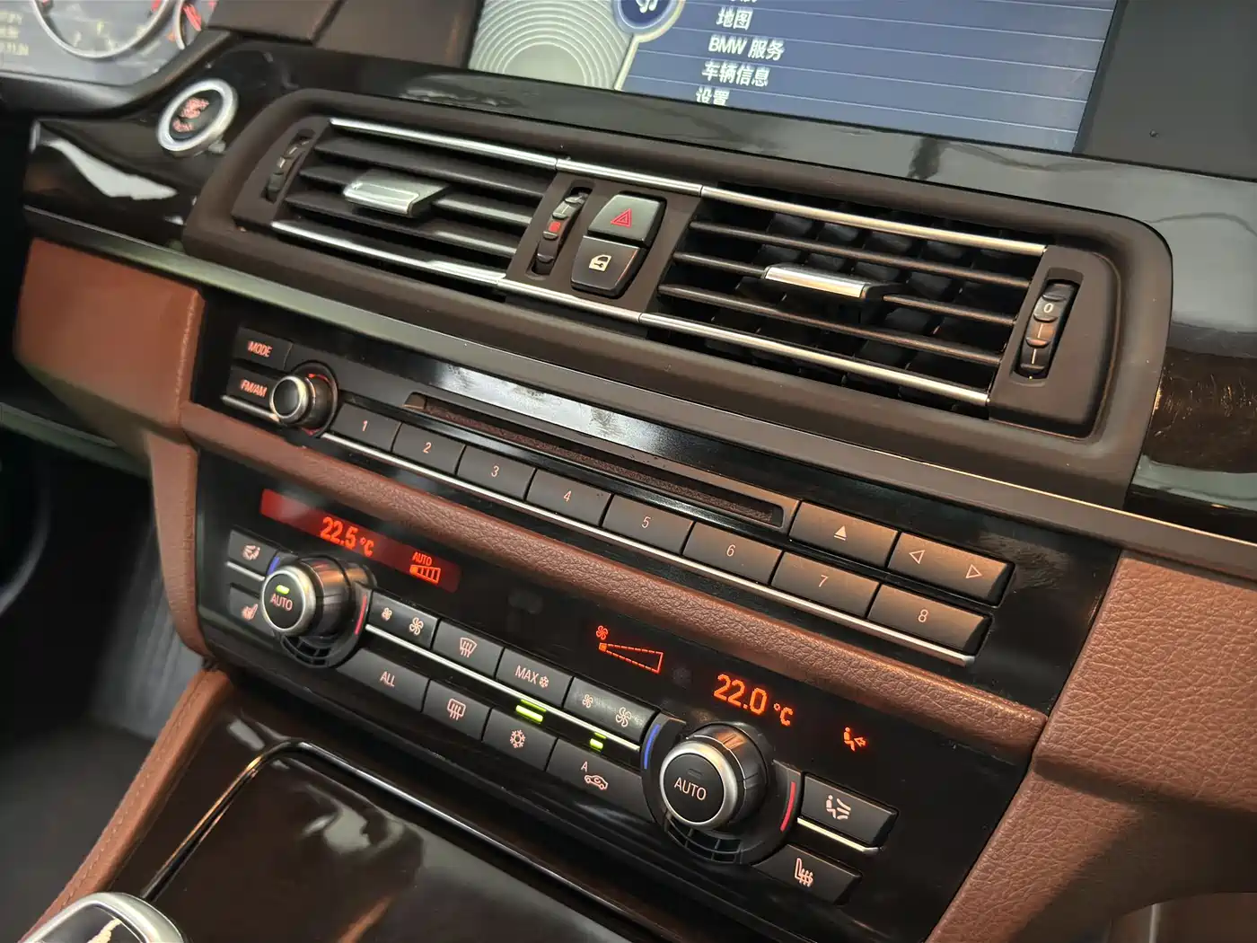 BMW 5 Series (Import) 2011 535i Luxury Sport фото 15