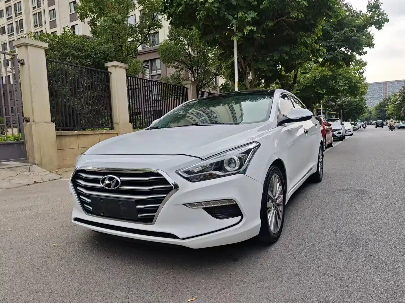 HYUNDAI NAME PICTURE