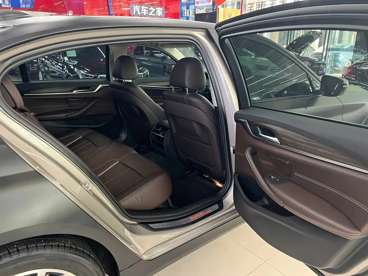 BMW 5 Series 2018 530Li Leading Luxury Package фото 26