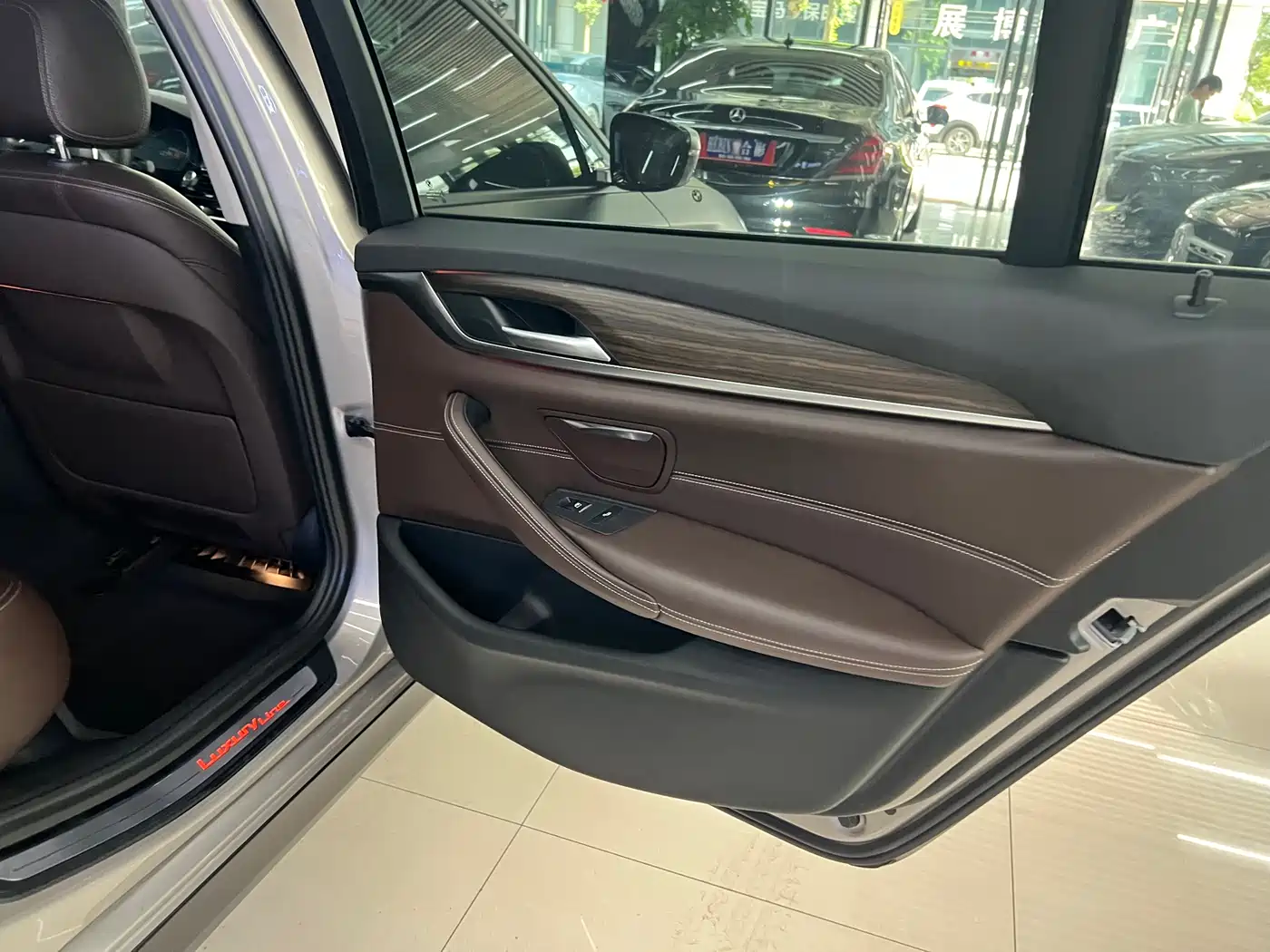 BMW 5 Series 2018 530Li Leading Luxury Package фото 27