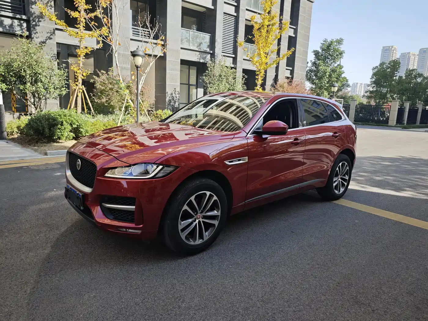 Jaguar F-PACE 2017 2016 2.0T FWD R-Sport Edition